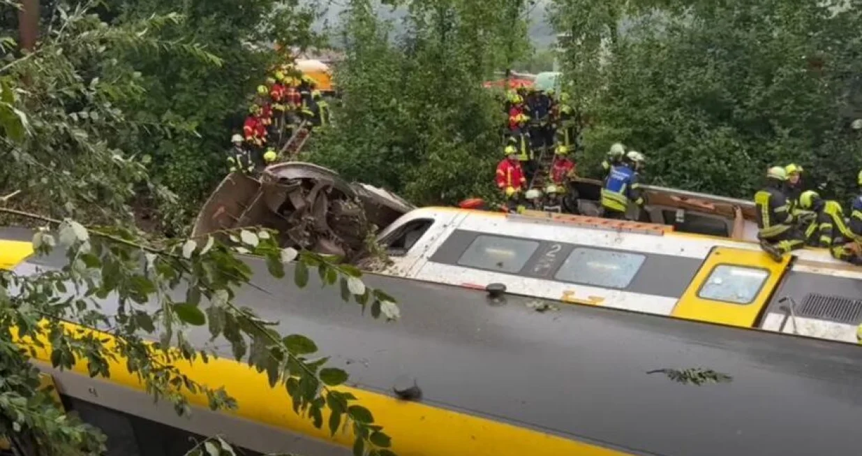 Željeznička nesreća, Njemačka, ima poginulih, Biberbach/