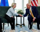 U.S. President Donald Trump shakes hands with European Commission President Ursula von der Leyen, in Turnberry, Scotland, Britain, July 27, 2025. REUTERS/Evelyn Hockstein REFILE - QUALITY REPEAT/Evelyn Hockstein