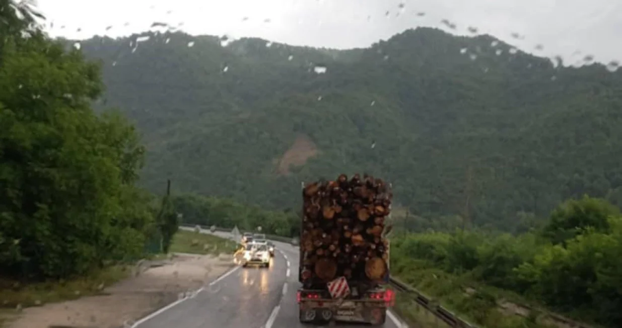 kiša, stanje na cestama, voda na cesti, smanjena vidljivost, stanje na putevma/Viber