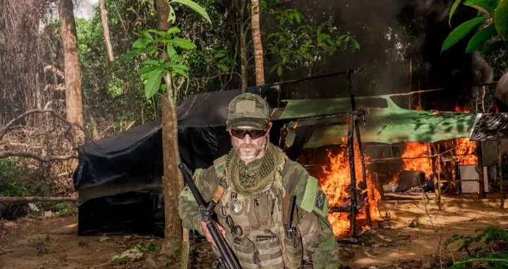 RAT ZA SPAS AMAZONIJE: Brazilske specijalne jedinice spaljuju ilegalni rudarski logor. "Gdje god da odu, rudari sve uništavaju", kaže Felipe Finger, vođa specijalnih snaga/
