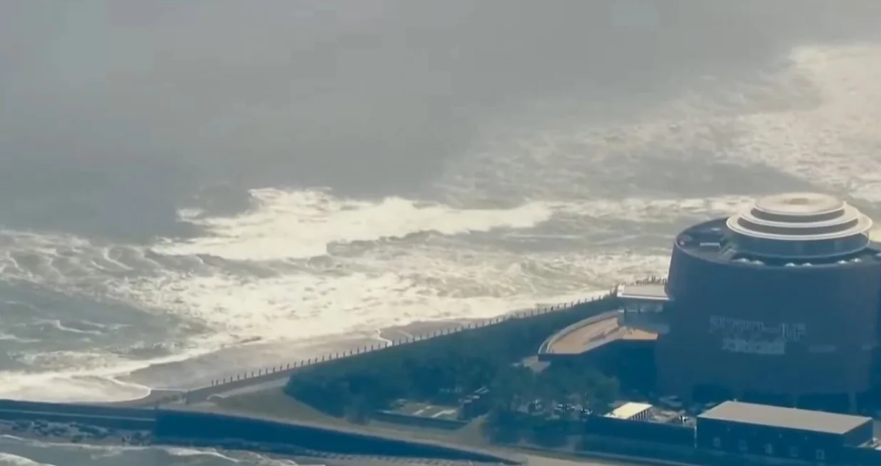 Valovi u Japanu nakon upozorenja o cunamiju, poslije zemljotresa u Rusiji/Screenshot