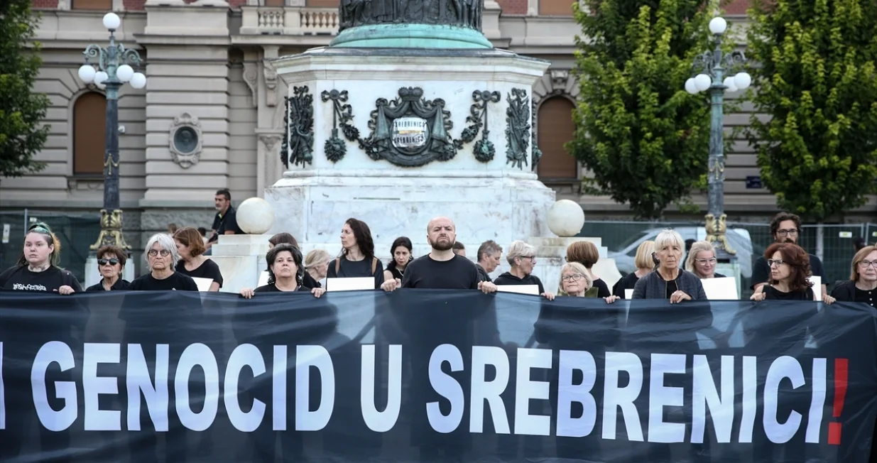 Žene u Crnom, Komemorativna akcija u Beogradu "Nikada nećemo zaboraviti genocid u Srebrenici", 30. godišnjica genocida, Srebrenica, Beograd/Anadolija
