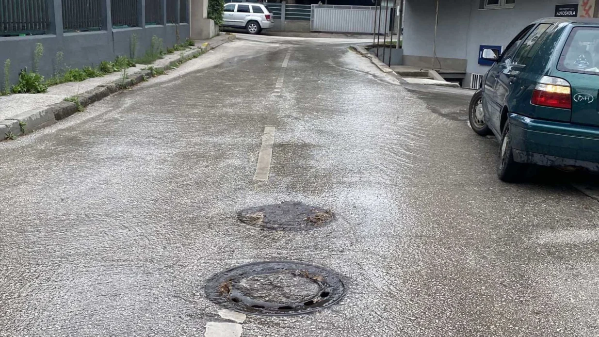 Pukla cijev u Zagrebačkoj ulici/Andrej Bjeloš