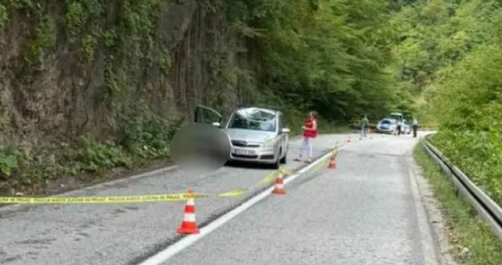 Sijeračke stijene kod Miljevine, kamen pao na auto i ubio suvozača/Radio Foča