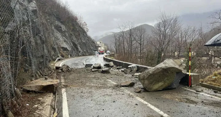 odron, hidroelektrana, jablanica, cesta, auta, put//