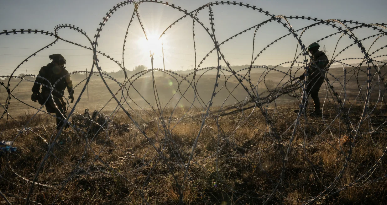 FILE PHOTO: Sappers of the 24th mechanized brigade named after King Danylo install non-explosive obstacles along the front line, amid Russia's attack on Ukraine, in the outskirts of the town of Chasiv Yar in Donetsk region, Ukraine October 30, 2024. Oleg Petrasiuk/Press Service of the 24th King Danylo Separate Mechanized Brigade of the Ukrainian Armed Forces/Handout via REUTERS ATTENTION EDITORS - THIS IMAGE HAS BEEN SUPPLIED BY A THIRD PARTY./File Photo/Ukrainian Armed Forces