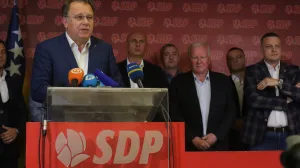Predsjednik SDP BiH Nermin Nikšić i potpredsjednik SDP BiH Vojin Mijatović i Milorad Klimović iz trebinja/Senad Gubelić