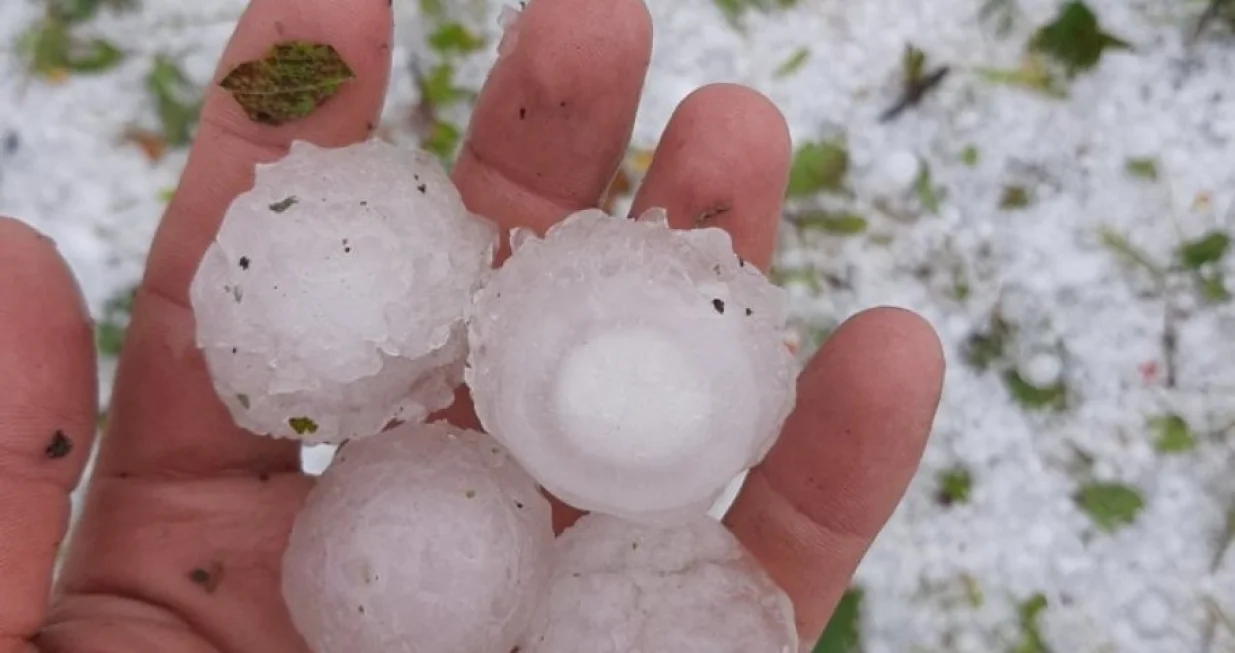 Grad je padao 20 minuta neprekidno/Novosti/