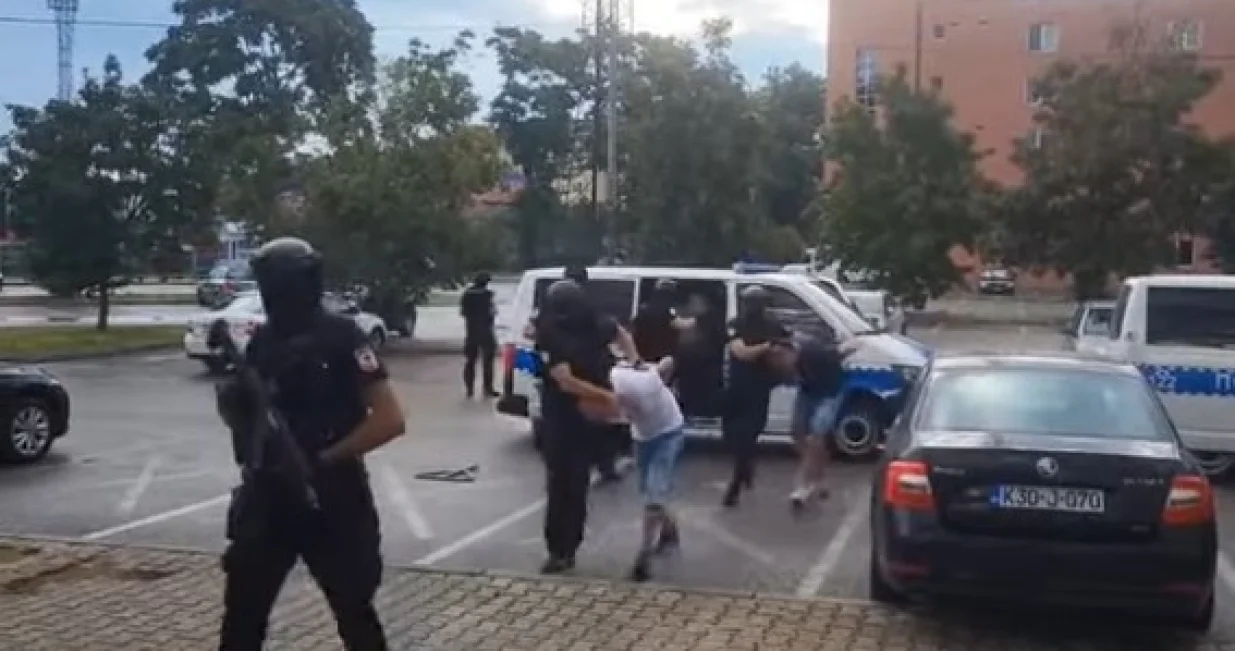 Sprovođenje dilera u Tužilaštvo/Printscreen/You Tube/Nezavisne//