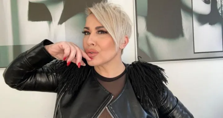 Hrvatska pjevačica Indira Levak, Indira Forza/