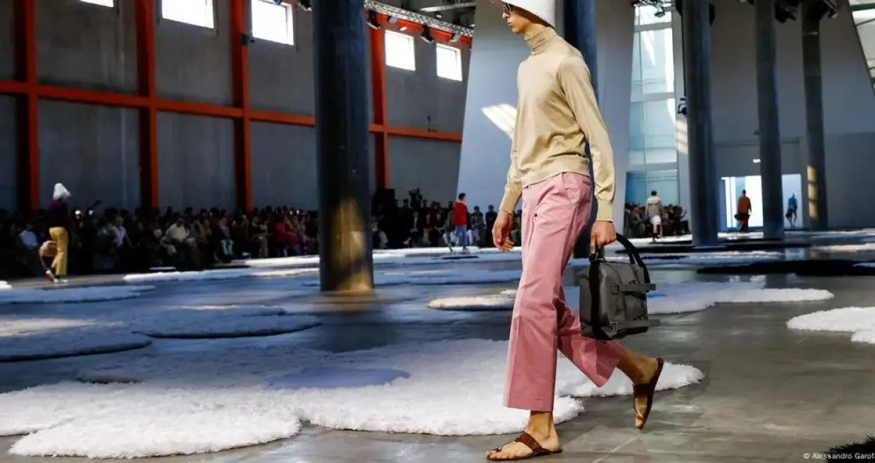 Detalj sa Pradinog modnog defilea /Screenshot/