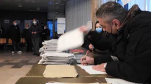 Doboj, BiH - 21. februar 2021: U Doboju danas u sedam sati otvorena su biračka mjesta na kojim će birači na ponovljenim izborima birati gradonačelnika i odbornike u Skupštini Grada Doboja (Vedran Bošnjak - Anadolu Agency)/Vedran Bošnjak 