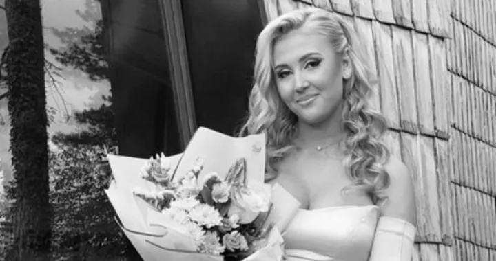 Ajla Nuhanović: Umjesto veselja, putovanja i fotografija s mora - njena porodica sada sprema dženazu/Facebook/Facebook