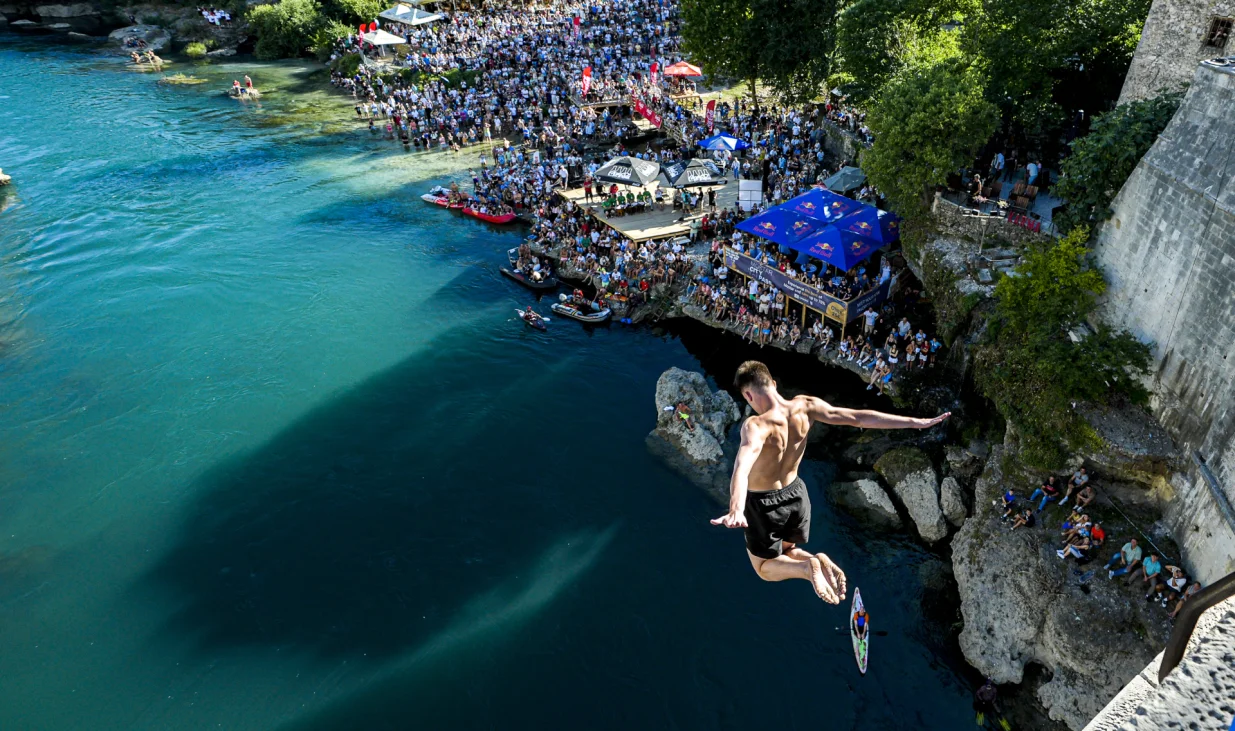 Mostar, BiH - 27. juli 2025:Tradicionalni 459. skokovi sa Starog mosta u Mostaru /Anadolija/