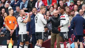 Aston Villa - Manchester United Christian EriksenRuud van NistelrooyRasmus Hojlund Erik ten HagMarcus Rashford/Foto: 