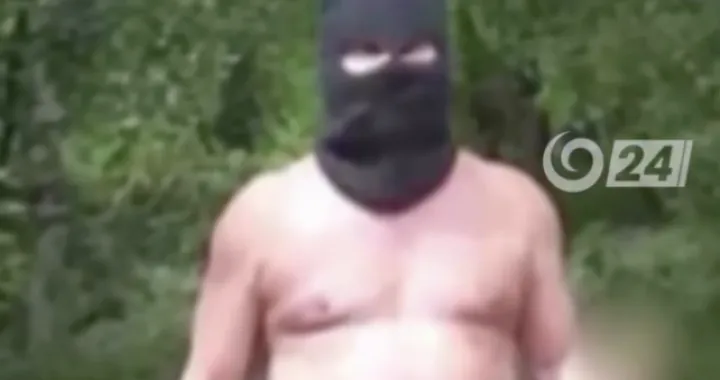 Jezivi muškarac sa dildom na kolcu/Joj 