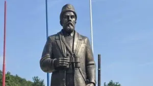 Postavljen spomenik Pavlu Đurišiću u Gornjem Zaostru – bronzani spomenik sramote/