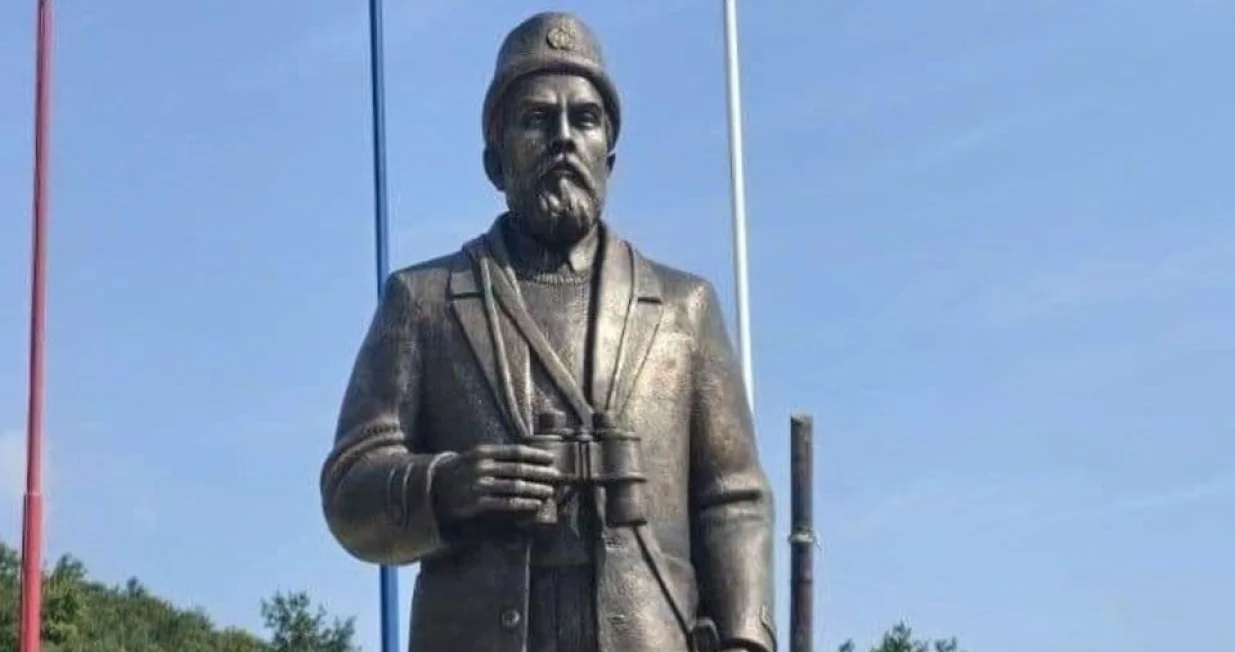 Postavljen spomenik Pavlu Đurišiću u Gornjem Zaostru – bronzani spomenik sramote/