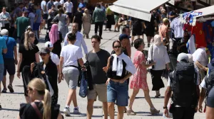 Prvi dan ljeta 2025. u Sarajevu, građani i turisti na ulicama/Senad Gubelić