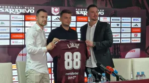 Adem Ljajić na potpisu za FK Sarajevo/Foto: 