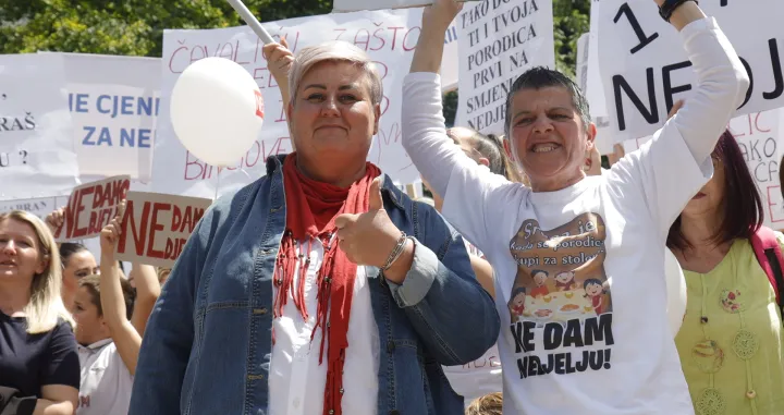 Protest upozorenja Sindikata radnika trgovine i uslužnih djelatnosti BiH zbog najave uvođenja radnih nedjelja/Senad Gubelić