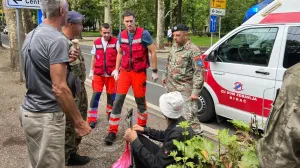 Ratni veteran pao s bicikla: Vojnici EUFOR-a mu odmah pritekli u pomoć/Facebook