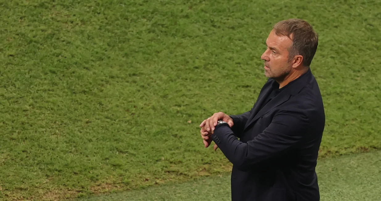epa10342642 Head coach Hansi Flick of Germany during the FIFA World Cup 2022 group E soccer match between Costa Rica and Germany at Al Bayt Stadium in Al Khor, Qatar, 01 December 2022. EPA/Friedemann Vogel/Foto: Friedemann Vogel