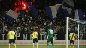 Manijaci na istočnoj tribini/Foto: 