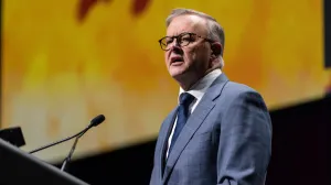 epa10316981 Australian Prime Minister Anthony Albanese speaks during the International Trade Union Confederation World Congress at the Melbourne Convention and Exhibition Centre in Melbourne, Australia, 21 November 2022. EPA/DIEGO FEDELE  AUSTRALIA AND NEW ZEALAND OUT/Diego Fedele