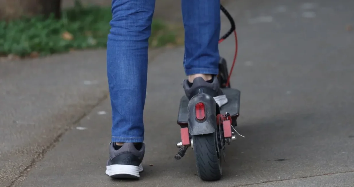 Romobil/Ilustracija//