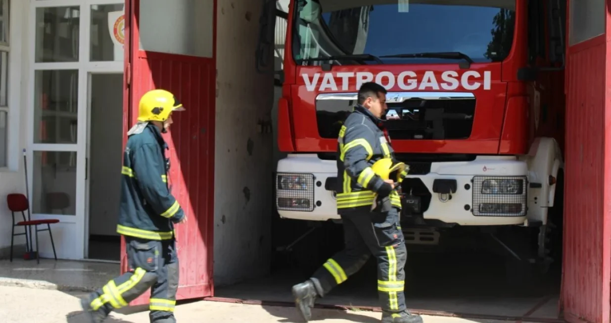 Intervenirali i vatrogasci/Ilustracija/Arhiv//