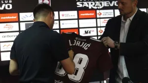 Adem Ljajić na potpisu za FK Sarajevo/Foto: 