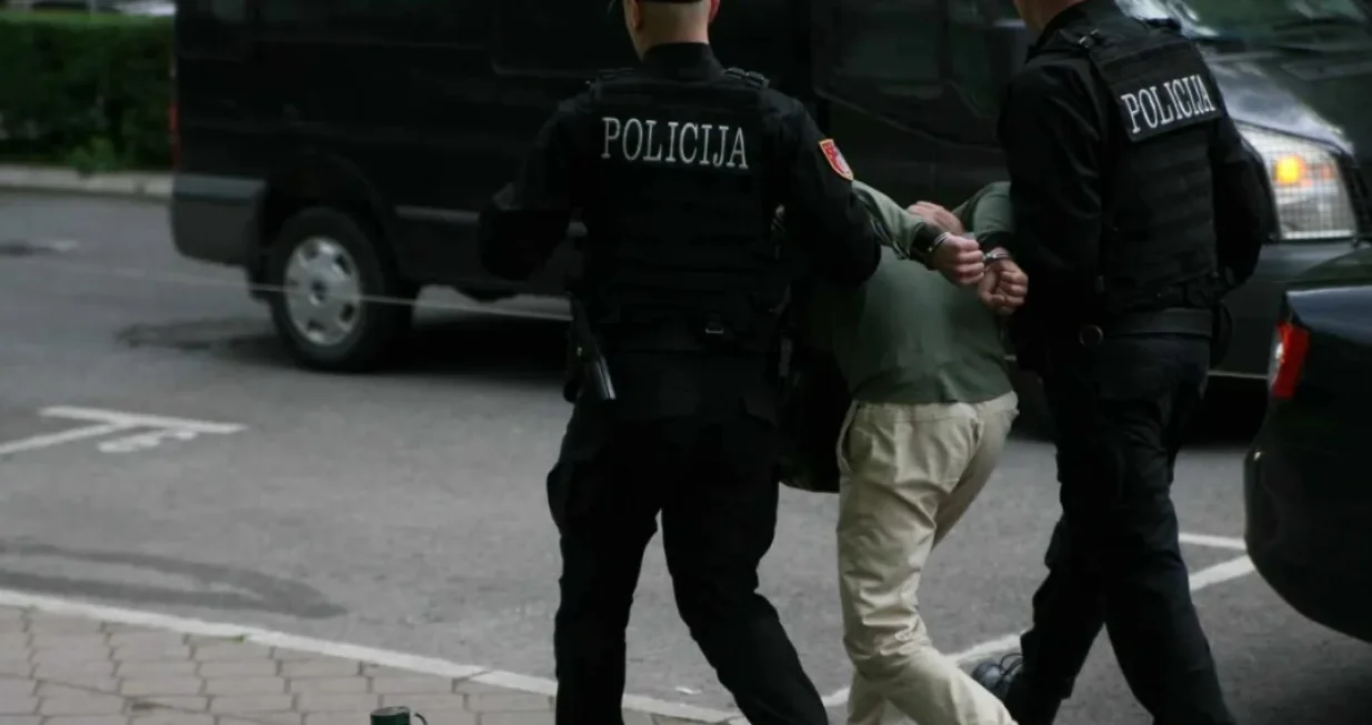 Privedene tri osobe/Ilustracija/Arhiv//