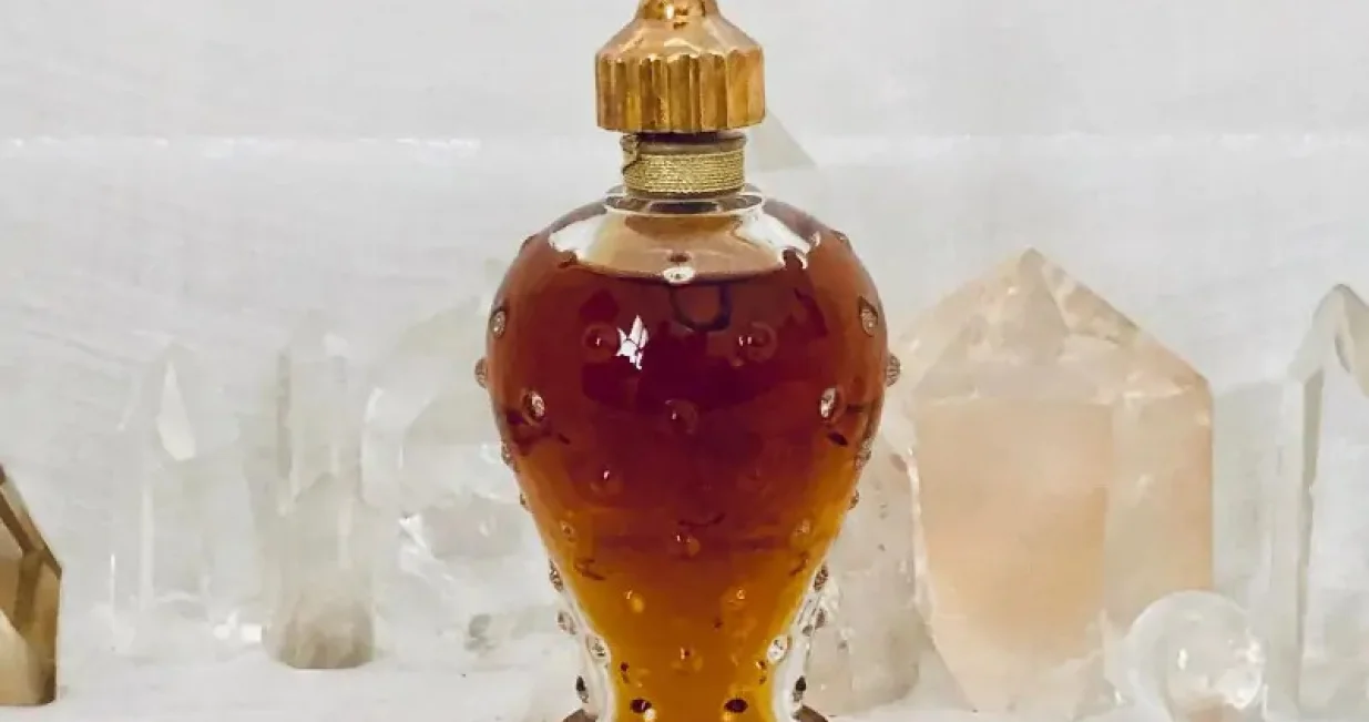 8. Caron Poivre – $1,000/Ounce/Wealthygorilla.com