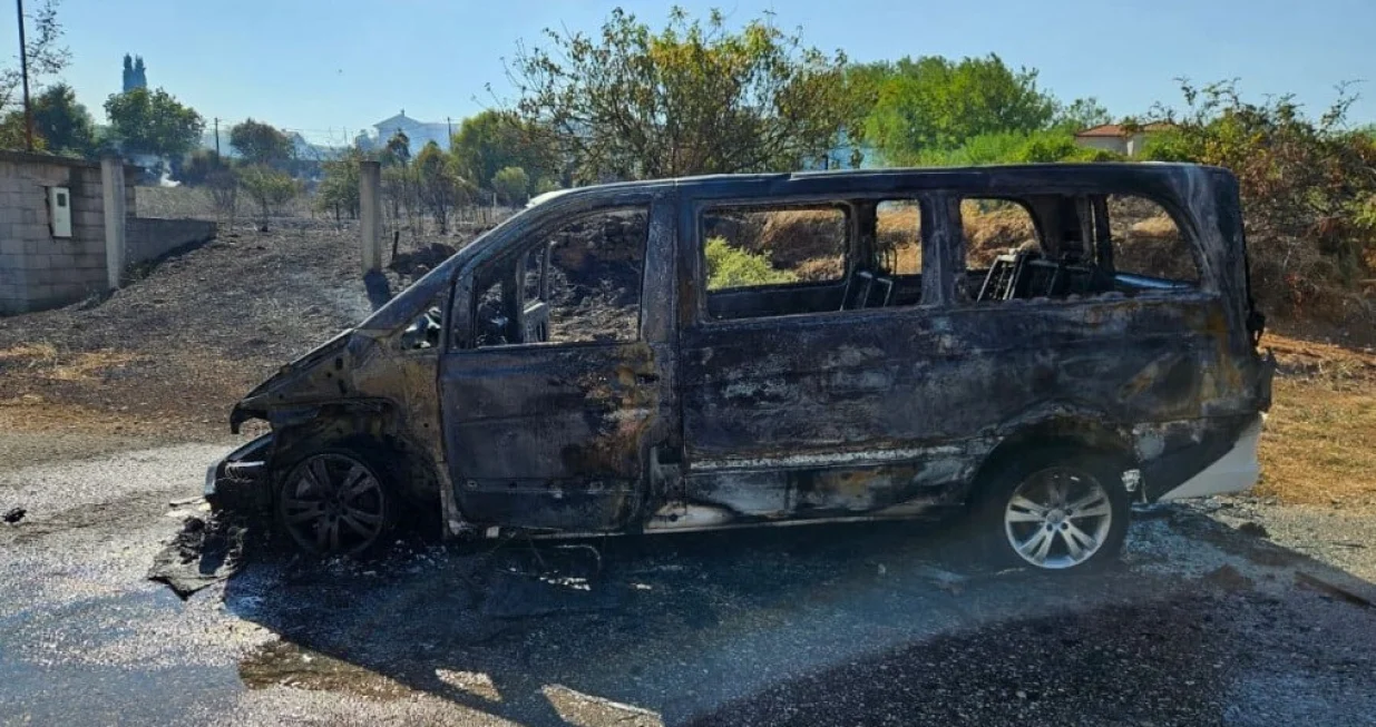 Vatra "progutala" kombi/Hercegovina.info//