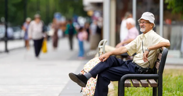 Šetači na Dobrinji/Damir Deljo