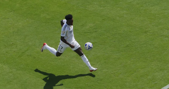 Soccer Football - FIFA Club World Cup - Semi Final - Paris St Germain v Real Madrid - MetLife Stadium, East Rutherford, New Jersey, U.S. - July 9, 2025 Real Madrid's Vinicius Junior in action REUTERS/Brian Snyder/Foto: Brian Snyder