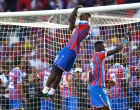 Soccer Football - FA Community Shield - Crystal Palace v Liverpool - Wembley Stadium, London, Britain - August 10, 2025 Crystal Palace's Marc Guehi celebrates after winning the FA Community Shield REUTERS/Matthew Childs/Foto: Matthew Childs