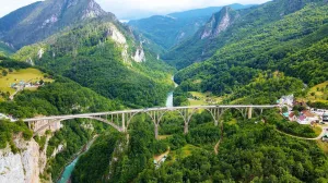 Most o kojem je Hajrudin Šiba Krvavac snimio film/