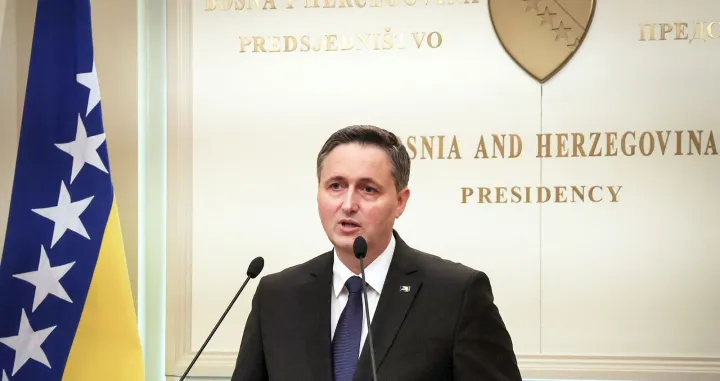 Denis Bećirović čestitao Kurban bajram/