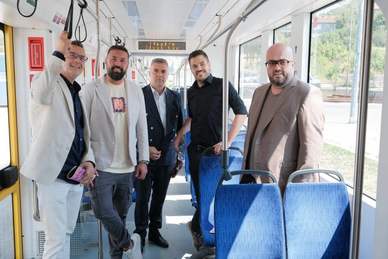 Haris Fazlagić, Kenan Magoda, Senad Mujagić, Jovan Marjanović, Adnan Šteta; Besplatan prevoz u tramvajima i trolejbusima tokom 31. SFF-a//