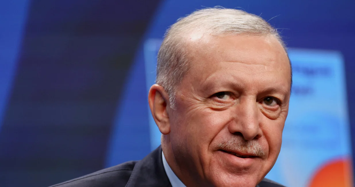 FILE PHOTO: Turkey's President Tayyip Erdogan reacts during a press conference at the NATO summit in The Hague, Netherlands June 25, 2025. REUTERS/Piroschka Van De Wouw/File Photo/Piroschka Van De Wouw