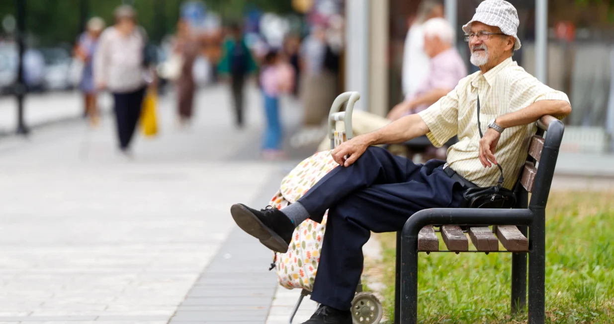 Šetači na Dobrinji/Damir Deljo