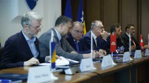 Sporazum stranaka na nivou države BiH o uspostavi nove koalicije, dvije trojke iz RS i FBiH - SDS, PDP, SDP, NiP, NS, ZPR, te NES, Naprijed, ZNG, zgrada Parlamenta BiH/Damir Deljo/