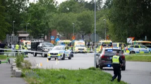 Police and ambulance on scene outside a mosque after a shooting, in Orebro, Sweden, August 15, 2025. Filip Gronroos/TT News Agency via REUTERS  ATTENTION EDITORS - THIS IMAGE WAS PROVIDED BY A THIRD PARTY. SWEDEN OUT. NO COMMERCIAL OR EDITORIAL SALES IN SWEDEN./Filip Gronroos/ Tt