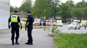 Police on scene outside a mosque after a shooting, in Orebro, Sweden, August 15, 2025. Filip Gronroos/TT News Agency via REUTERS  ATTENTION EDITORS - THIS IMAGE WAS PROVIDED BY A THIRD PARTY. SWEDEN OUT. NO COMMERCIAL OR EDITORIAL SALES IN SWEDEN./Filip Gronroos/ Tt