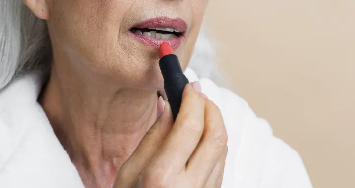 Ne dozvolite da vas karmin postara/Free Pik