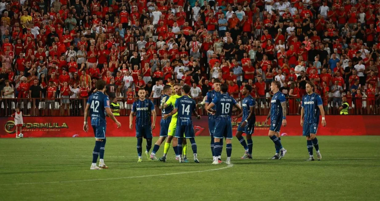 Pocrvenili i Plavi/Foto: 