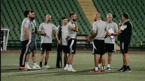 Husref Musemić sa stručnim štabom/Foto: 