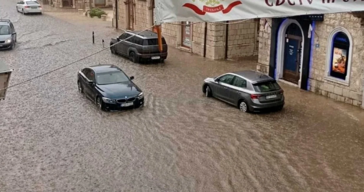 Trebinje pod vodom/Nebojša Vukanović/